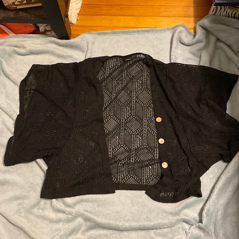 Black geometric knit shrug
